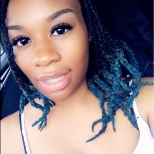 Meet your Posher, Whitley